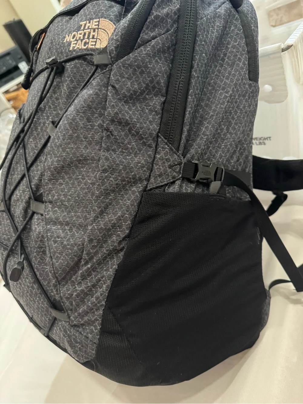 The North Face NWOT Borealis Backpack with Rose Gold Hardware Women’s 27L